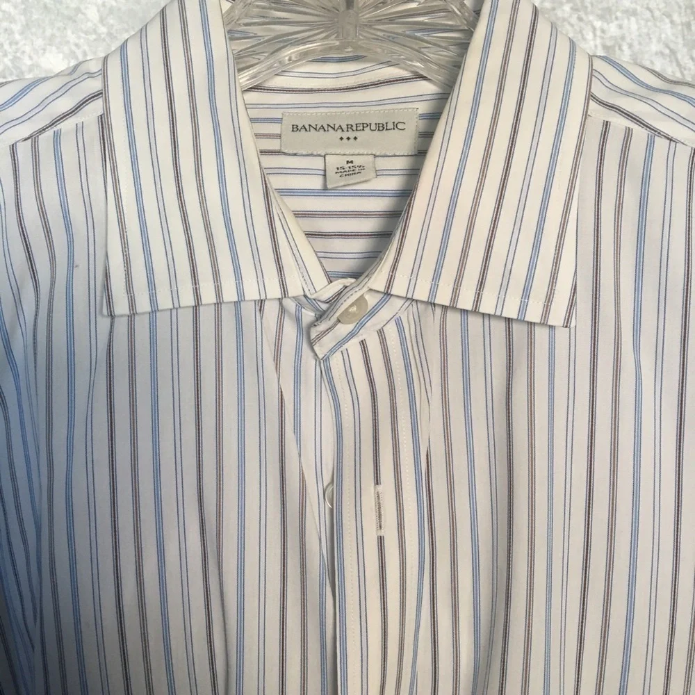 Banana Republic cotton Button up shirt Blue and Red stripes Size Medium 15 1/2